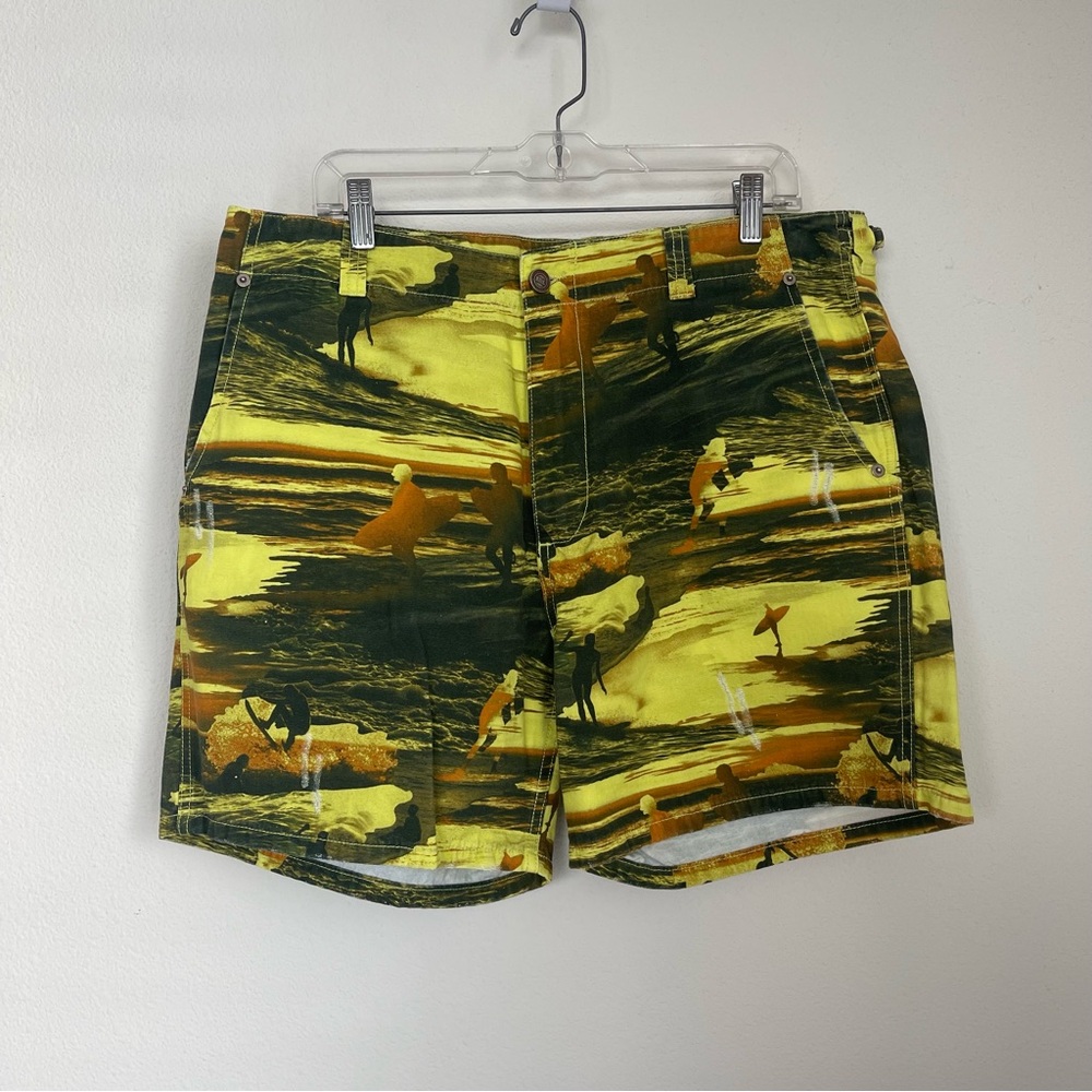 NEW ERL Acid Sunset Waves Surfer Print Shorts